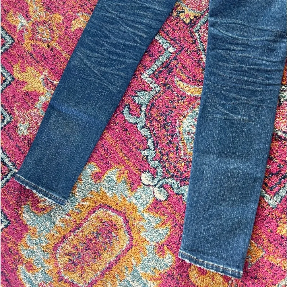 Madewell | Women’s medium blue distressed high rise skinny skinny jeans, size 25
